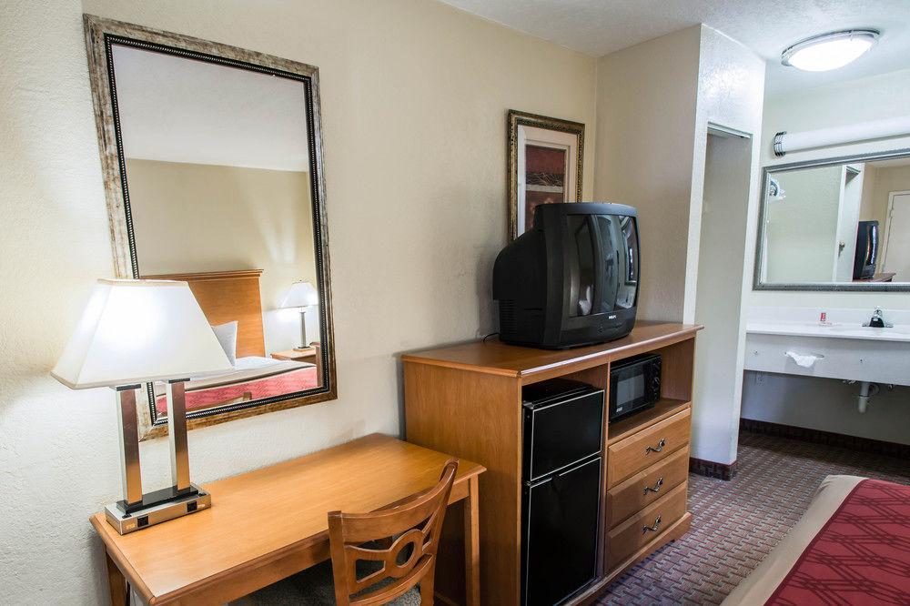 Quality Inn Atlantic Beach-Mayo Clinic Jax Area Buitenkant foto
