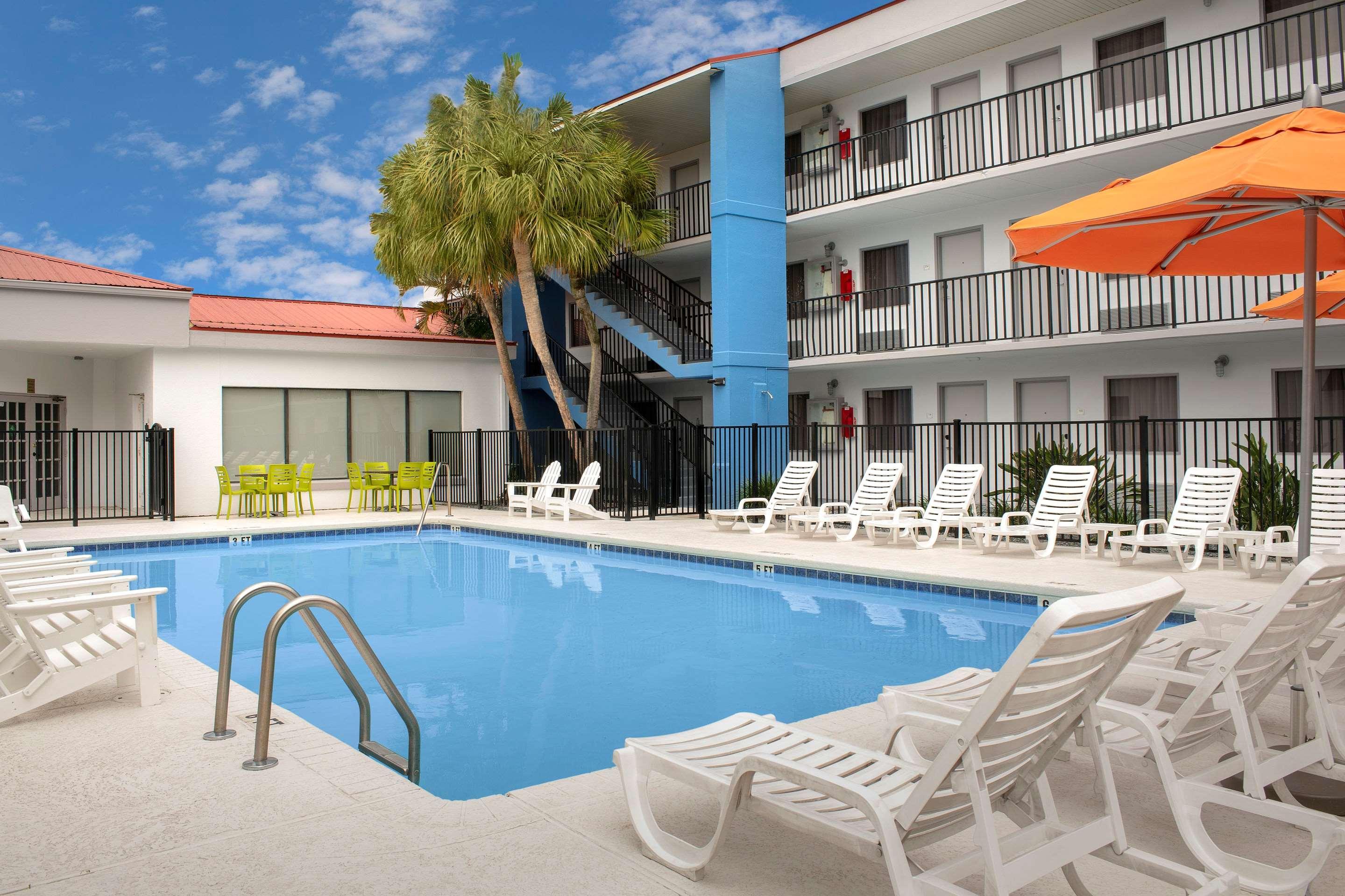 Quality Inn Atlantic Beach-Mayo Clinic Jax Area Buitenkant foto