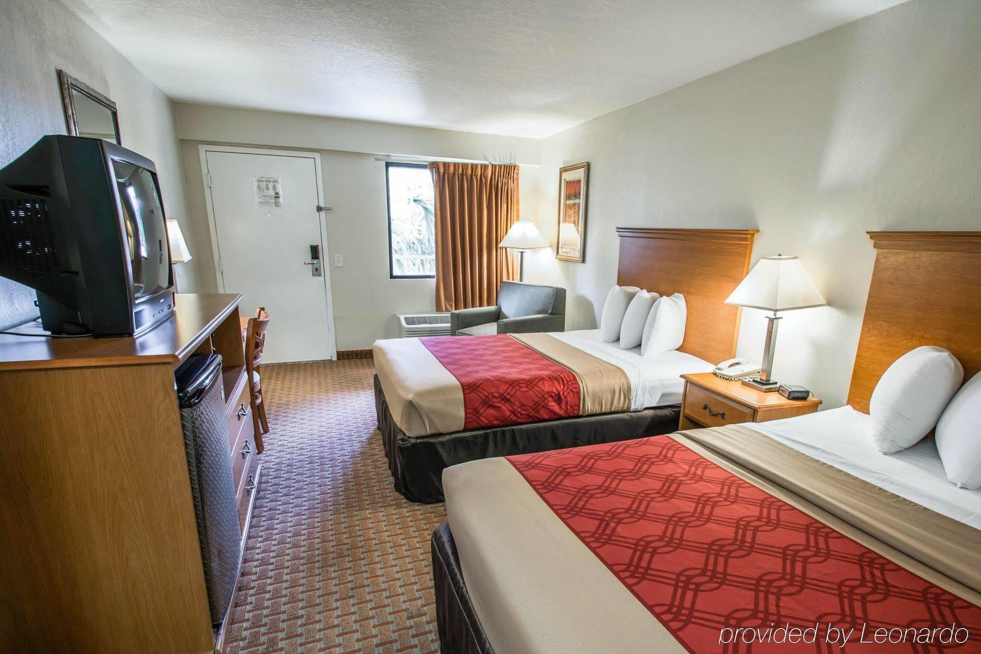 Quality Inn Atlantic Beach-Mayo Clinic Jax Area Buitenkant foto
