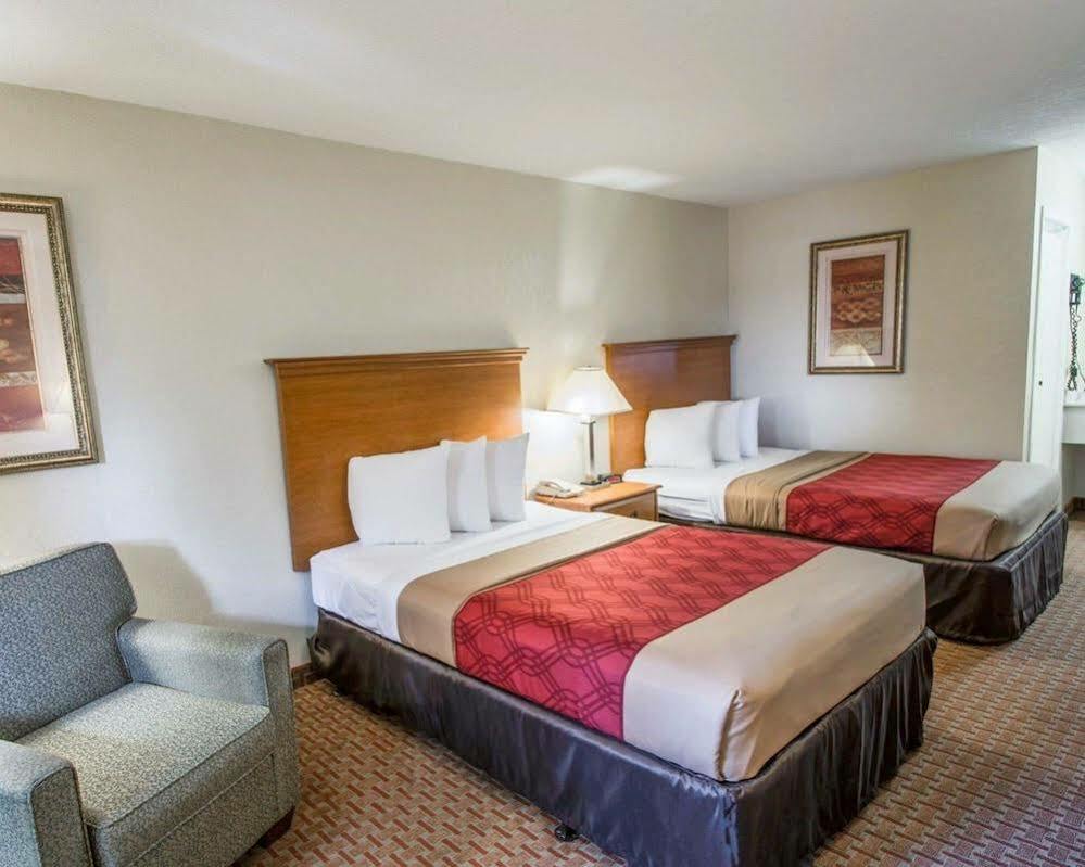 Quality Inn Atlantic Beach-Mayo Clinic Jax Area Buitenkant foto